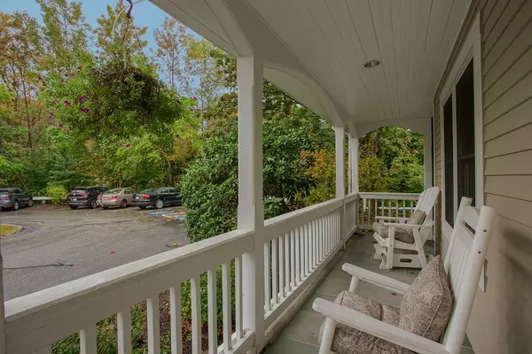 Lincoln, MA 01773,140 Lincoln Rd #113