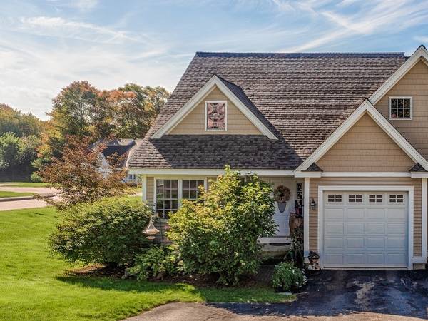 50 Carrington Ln #50, Uxbridge, MA 01569