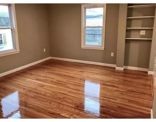 Peabody, MA 01960,10 Washington Pl