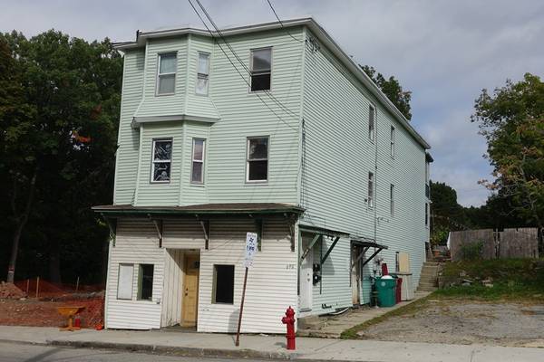 688-690 Lawrence St, Lowell, MA 01852