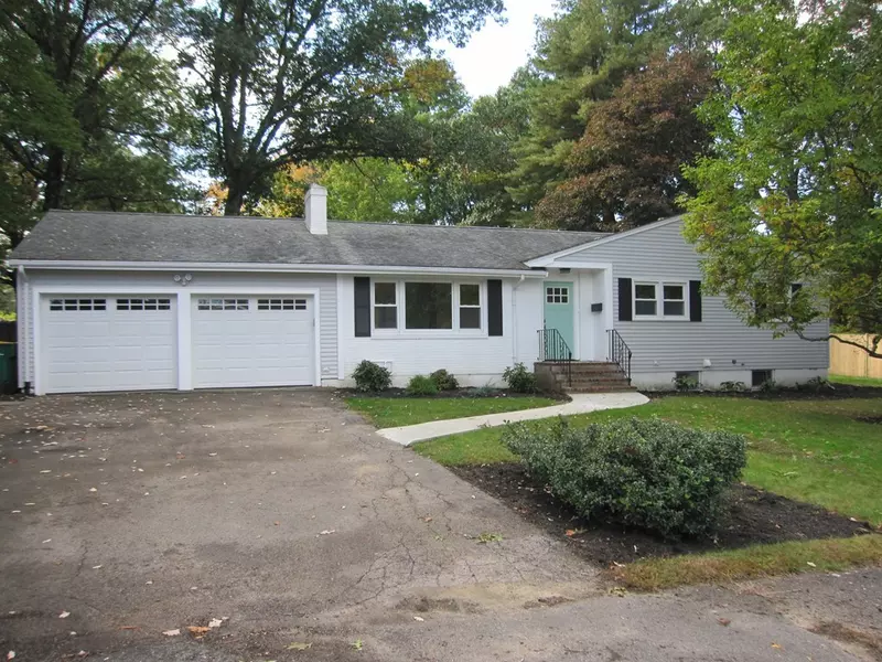 4 Garden Pkwy, Norwood, MA 02062