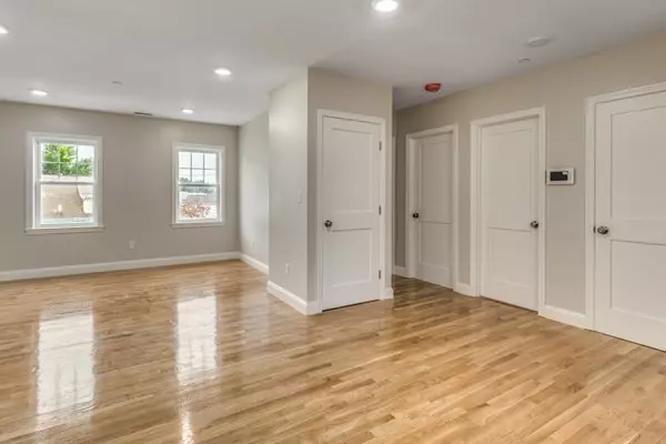 Malden, MA 02148,274 Highland Ave #5