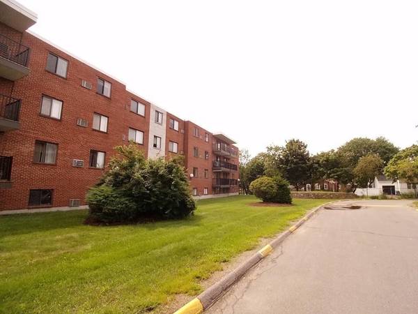 800 Governors Dr #8, Winthrop, MA 02152