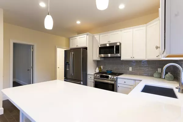 Somerville, MA 02143,116 Porter St #1