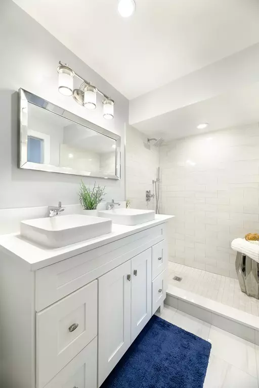 Somerville, MA 02145,134 Heath St #3