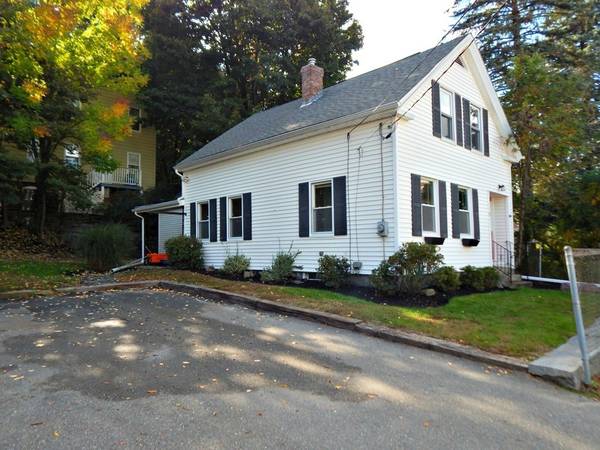 17 Payson St, Fitchburg, MA 01420