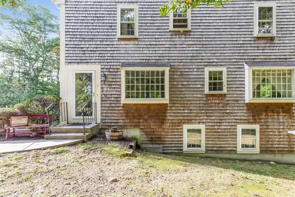 Norton, MA 02766,1 Old Meetinghouse Green #1