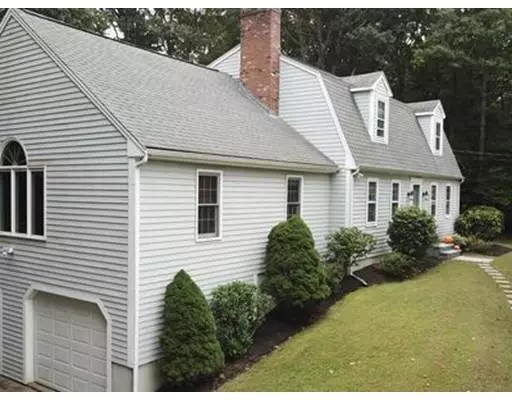 6 Macarthur Rd, Franklin, MA 02038