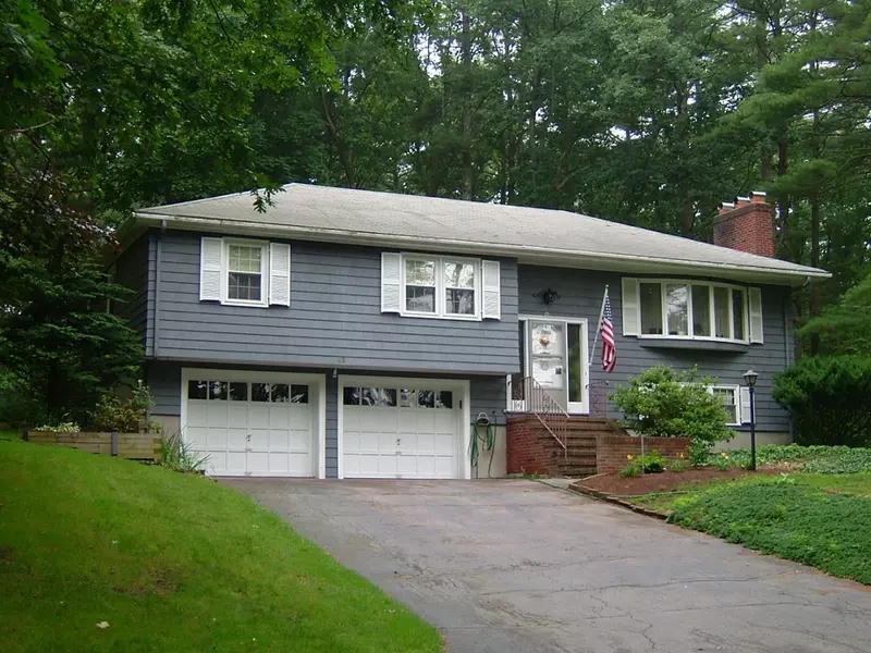 25 Nebo St, Medfield, MA 02052