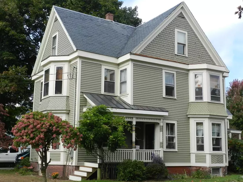 221 Elm St, Amesbury, MA 01913