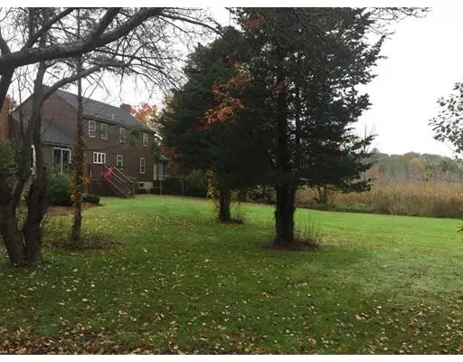 Hamilton, MA 01982,1091 Bay Rd