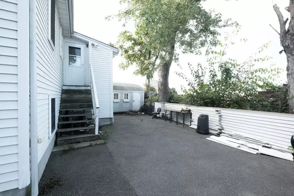 Malden, MA 02148,67-1/2 Madison St