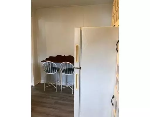 Swansea, MA 02777,27 Hillside Ave