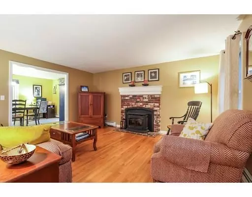 Lakeville, MA 02347,14 W Vaughan St