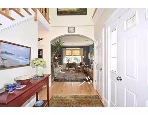 Mattapoisett, MA 02739,2 Seabreeze Ln