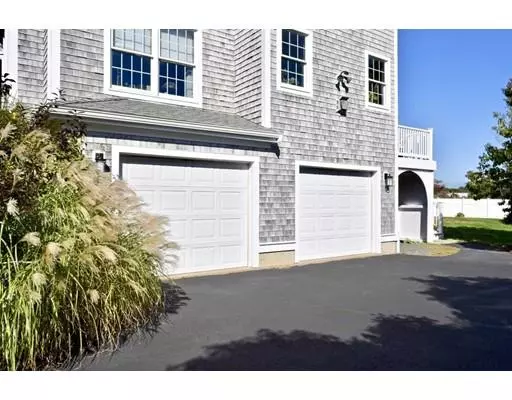 Mattapoisett, MA 02739,2 Seabreeze Ln