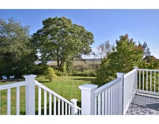 Mattapoisett, MA 02739,2 Seabreeze Ln