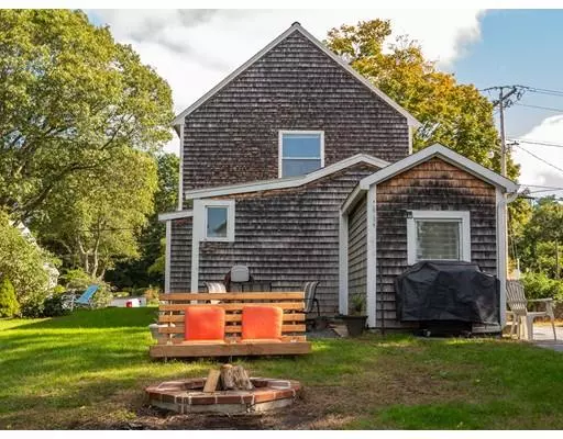 Taunton, MA 02718,5 Red Ln