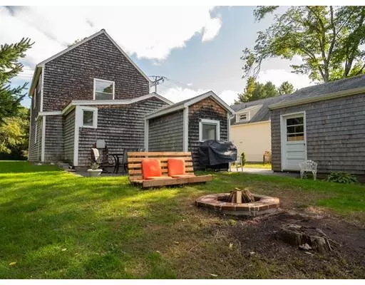 Taunton, MA 02718,5 Red Ln