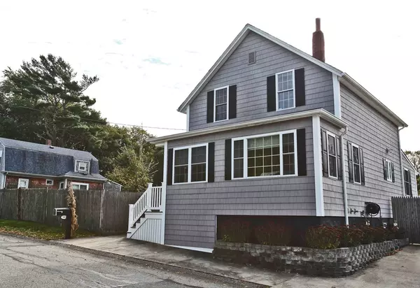 50 Hancock St, Dartmouth, MA 02747