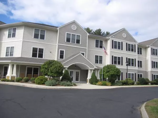 7 Crescent Way #318, Sturbridge, MA 01518