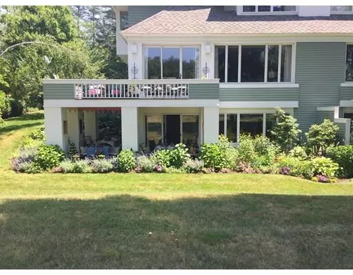 Ipswich, MA 01938,8 Choate Lane