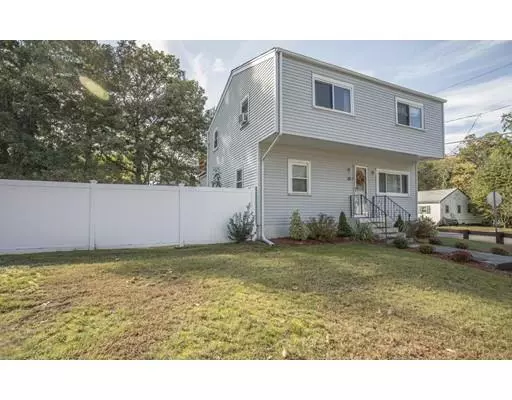 13 King Rd, Holbrook, MA 02343