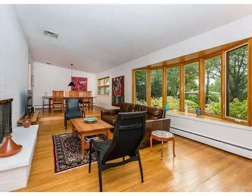 Brookline, MA 02467,40 Kensington Cir