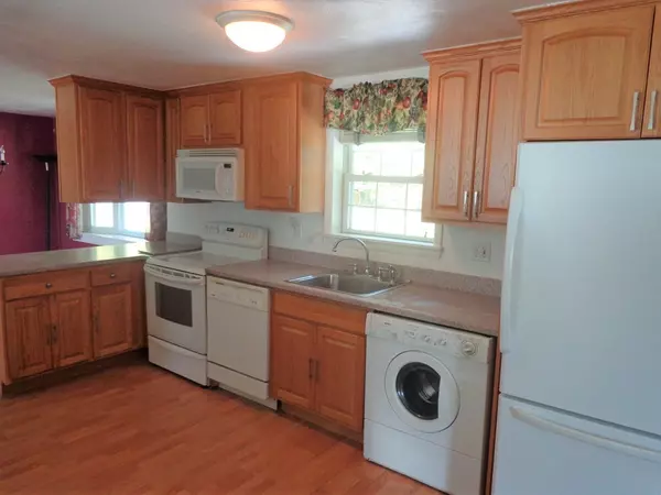 Holbrook, MA 02343,88 Poole Cir