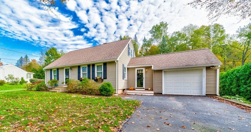 26 Parkview Dr, South Hadley, MA 01075