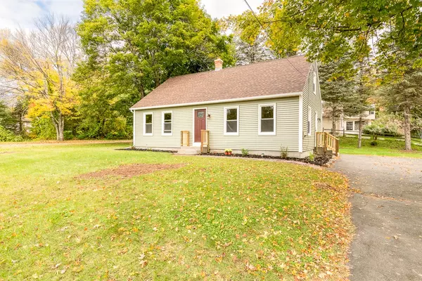 39 Cabot St, Palmer, MA 01069