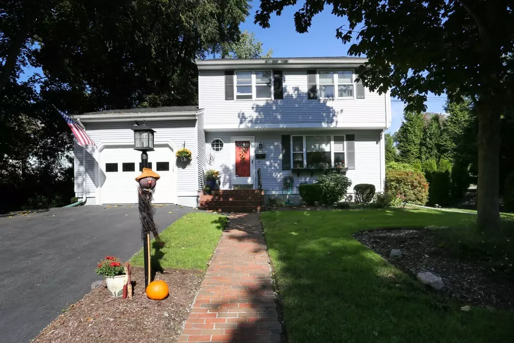 Needham, MA 02492,11 Ivy Road