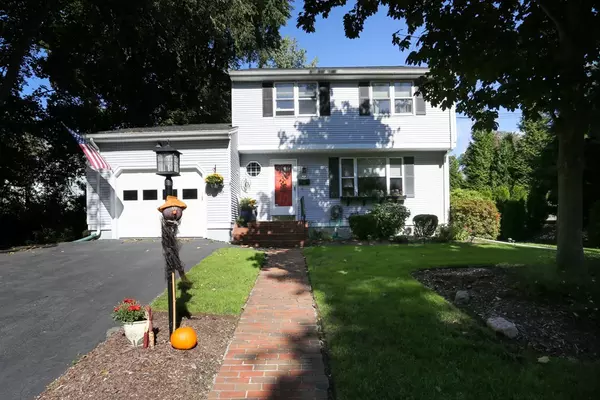 11 Ivy Road, Needham, MA 02492