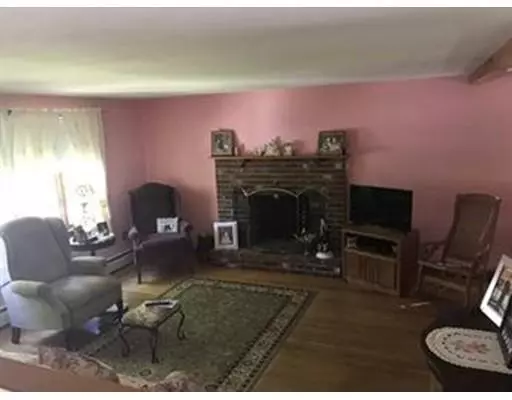 Swansea, MA 02777,134 Hollister