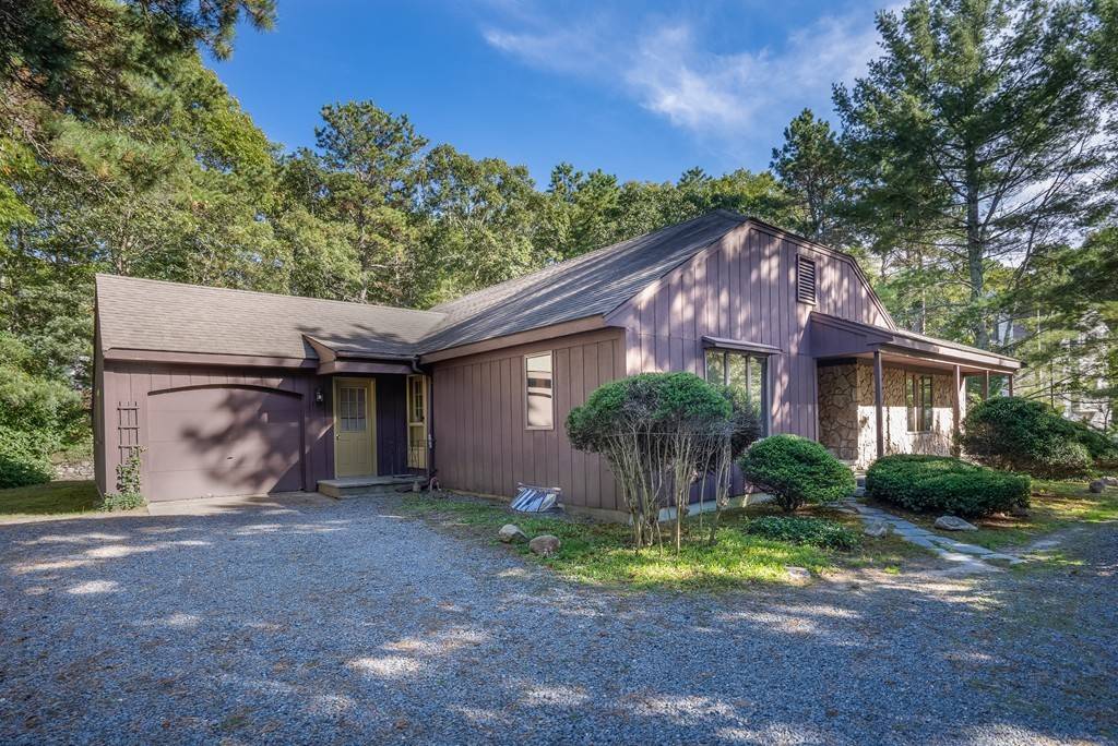 Barnstable, MA 02648,1301 Old Post Rd