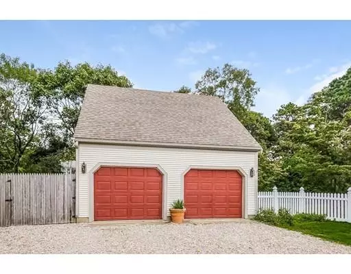 Chatham, MA 02650,35 Sabins Ln