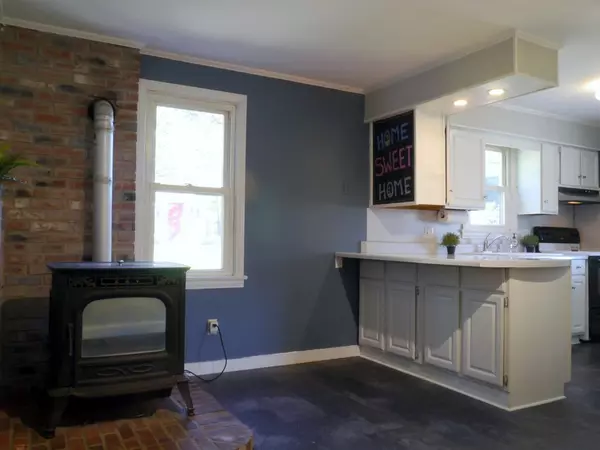 Montague, MA 01349,98 Federal St