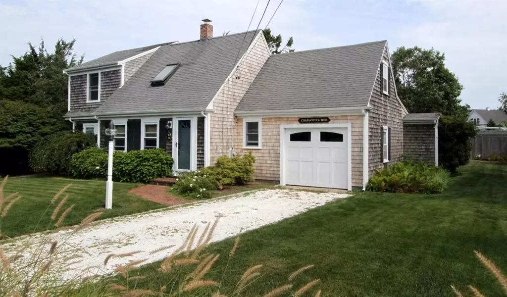 18 Julien Rd, Harwich, MA 02646