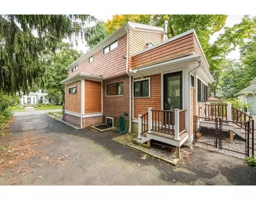 Brookline, MA 02446,75 Crowninshield Road