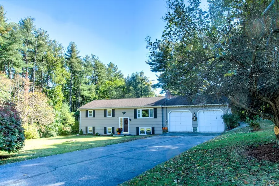 5 Stony Brook Rd, Chelmsford, MA 01863