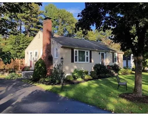 22 Ortins Rd, Hamilton, MA 01982