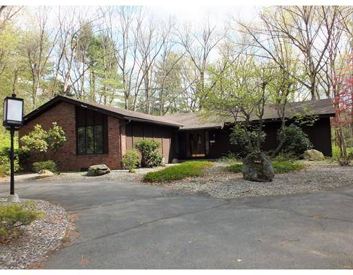 99 Captain Rd, Longmeadow, MA 01106