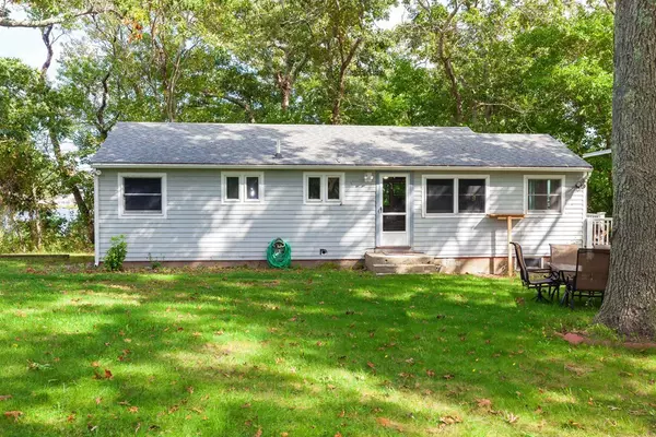 91 Arboretum Rd, Plymouth, MA 02360