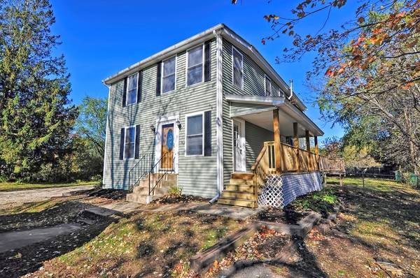 9 Fessenden St, Templeton, MA 01436