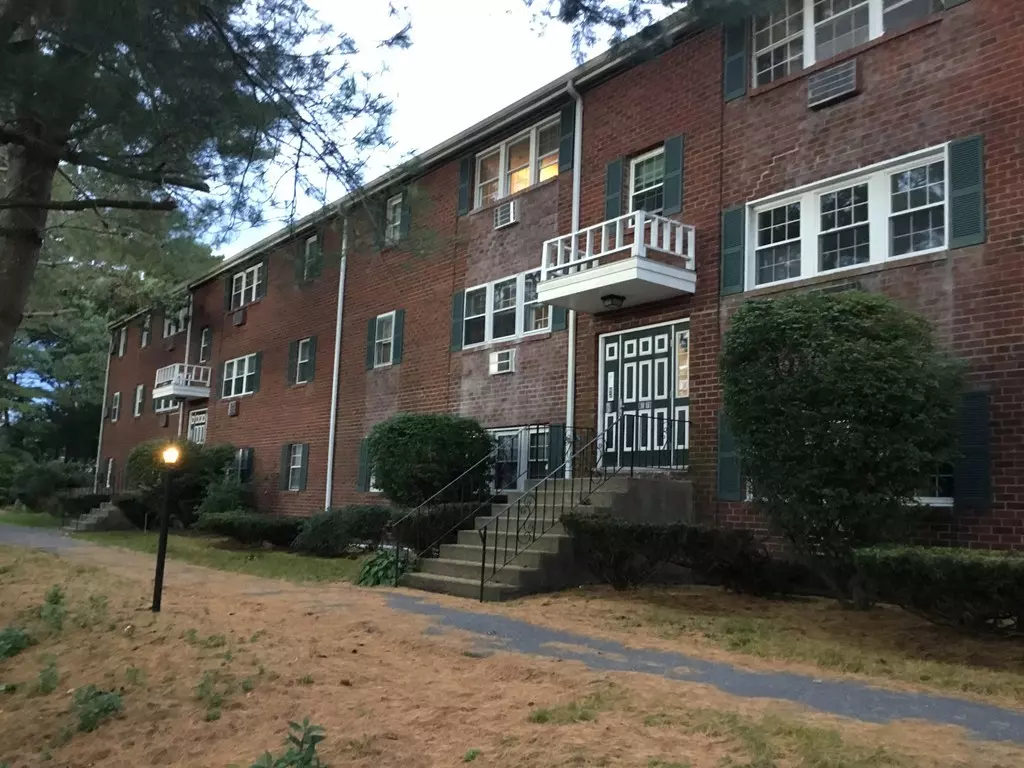 Plymouth, MA 02360,207 Samoset St. #B2