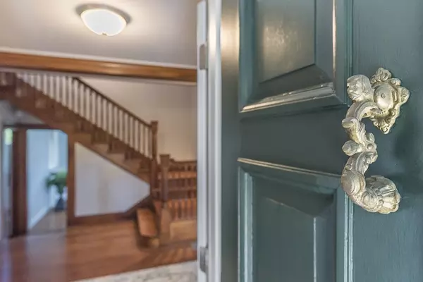 Gloucester, MA 01930,10 Grapevine Rd #A