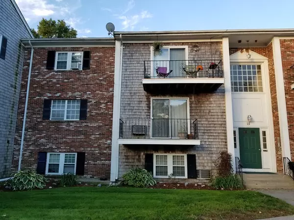 15 Chapel Hill Dr #15-5, Plymouth, MA 02360