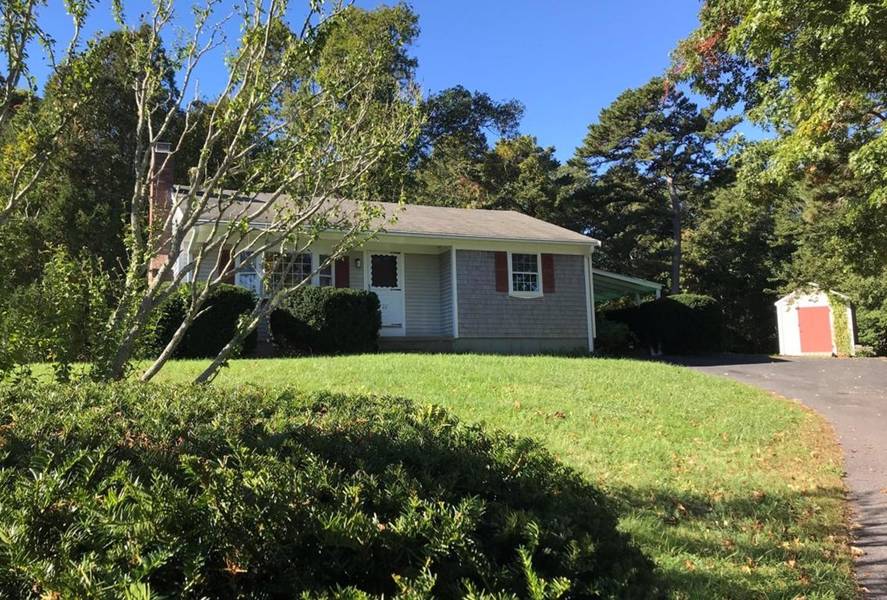 22 Chipman Rd, Sandwich, MA 02563