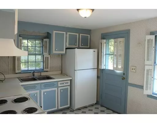 Shrewsbury, MA 01545,8 East Avenue