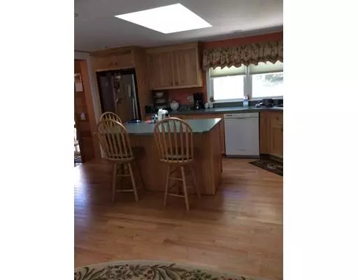 Middleboro, MA 02346,3 Raven